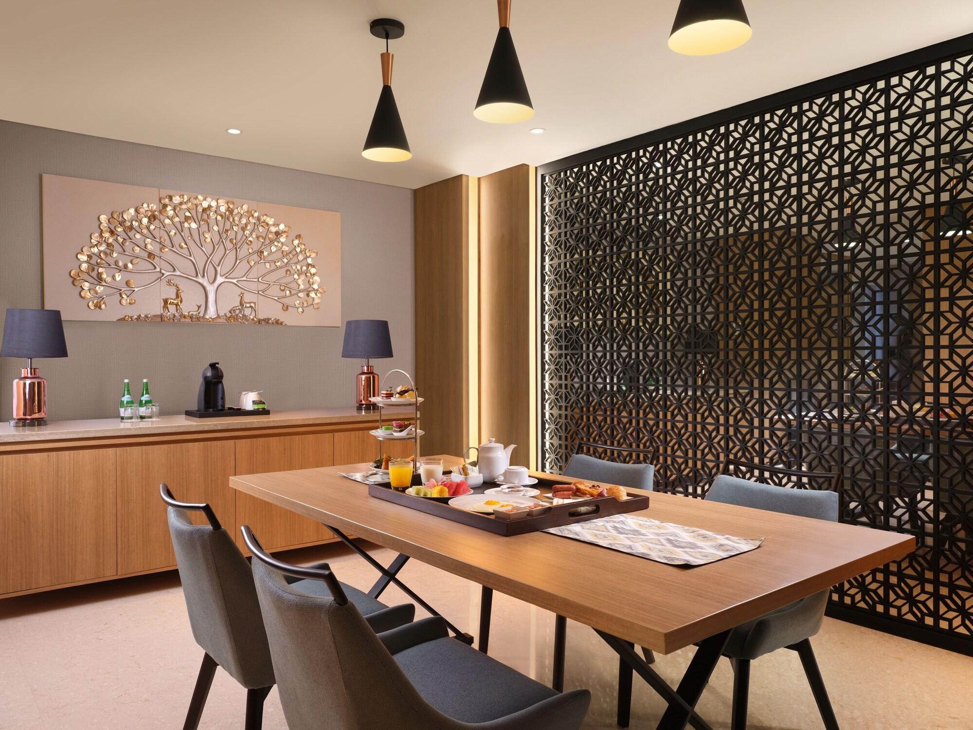 Hotel Santika Premiere Bandara Palembang Kültér fotó