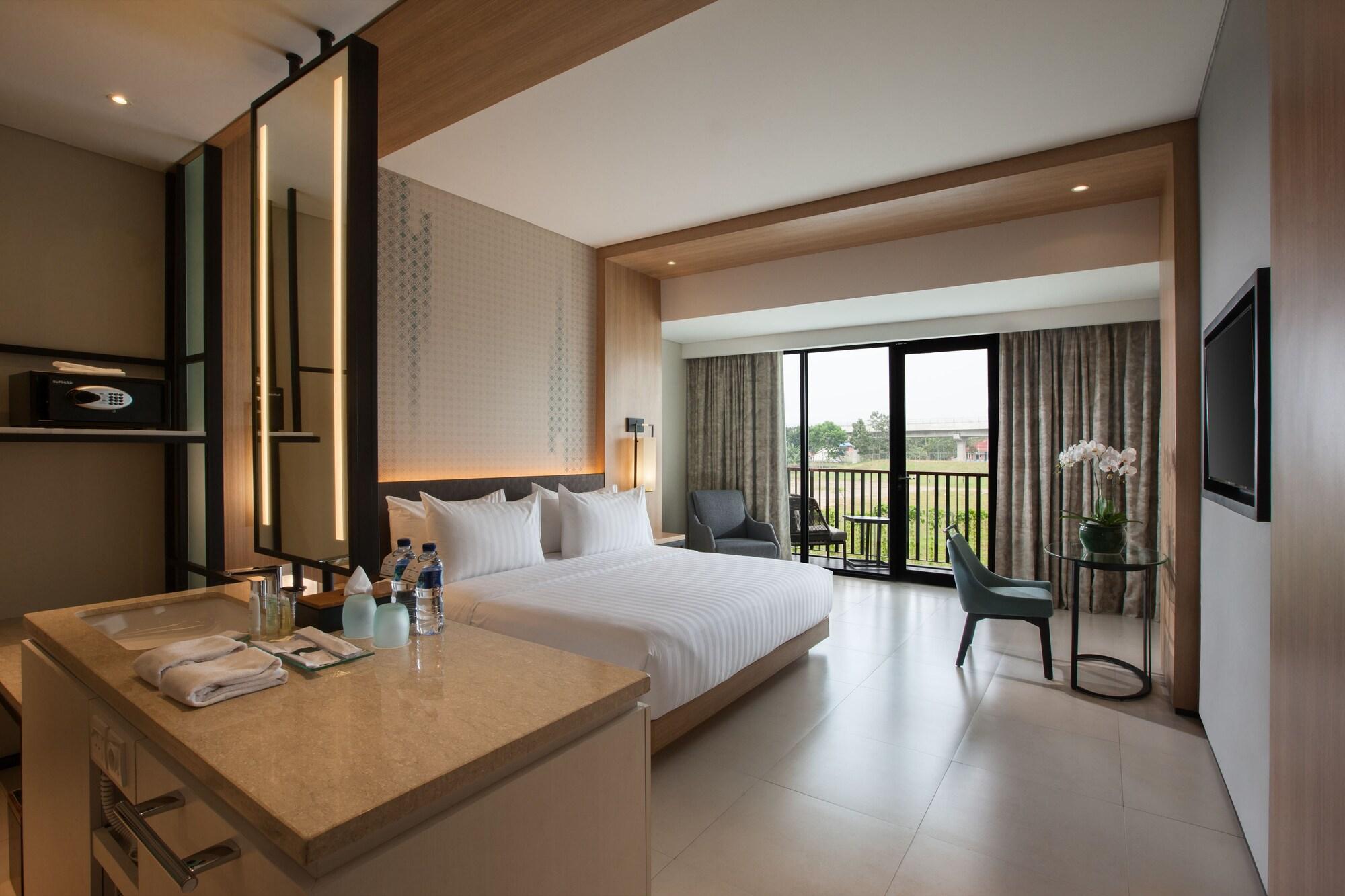 Hotel Santika Premiere Bandara Palembang Kültér fotó