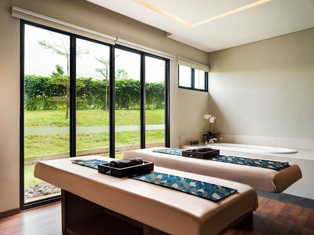 Hotel Santika Premiere Bandara Palembang Kültér fotó