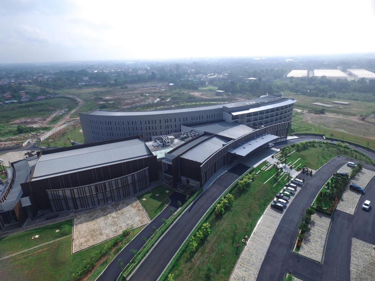 Hotel Santika Premiere Bandara Palembang Kültér fotó